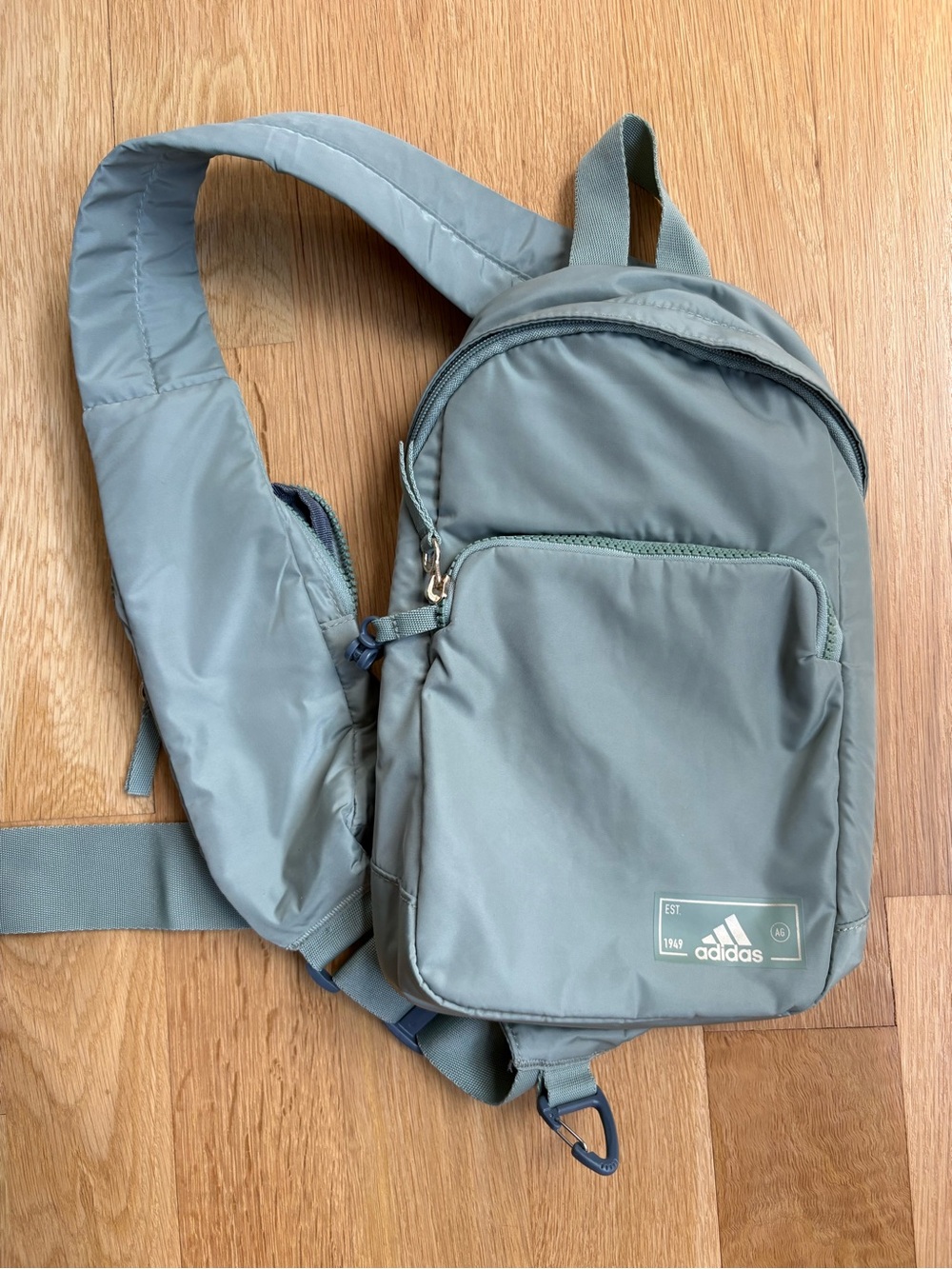 NWOT ADIDAS Light Green Lightweight Crossbag